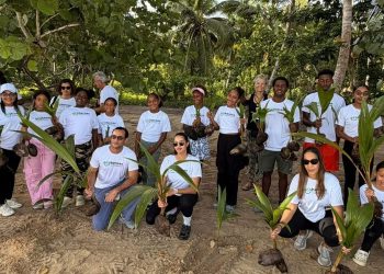 Realizan jornada de limpieza en Playa El Portillo por Día Mundial del Medio Ambiente