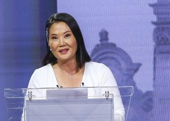 Keiko Fujimori llama a los peruanos a votar y destaca cobertura de delegados electorales en las mesas