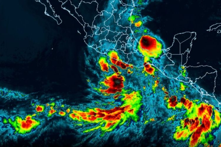 Depresión provoca lluvias torrenciales en sur de México y puede tocar tierra como tormenta