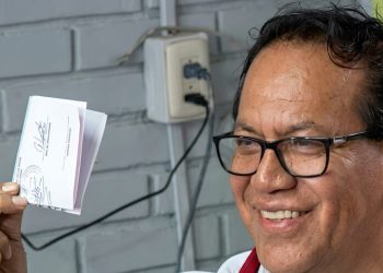 Roberto Sánchez ejerce su voto en segunda vuelta presidencial de Perú