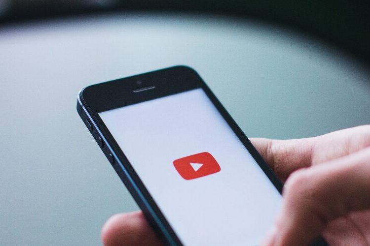 YouTube asegura que el veto británico a los menores les empujará a redes «menos seguras»