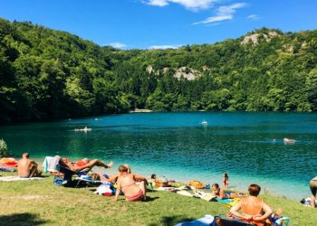 Prohíben acceso a un lago en Alemania a quienes no entiendan alemán