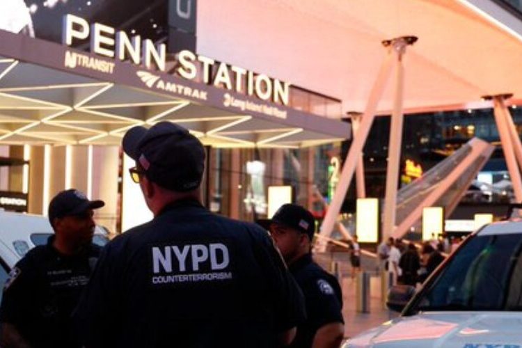 Cinco apuñalados en la estación Penn Station de Nueva York en víspera de visita de Trump