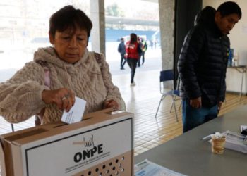 Concluye la votación de la segunda vuelta presidencial en Perú e inicia el escrutinio