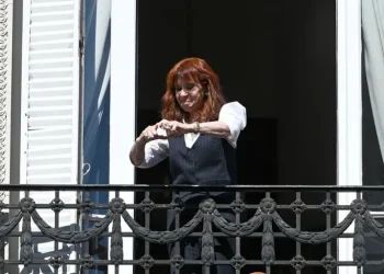 Peronismo reafirma apoyo a Cristina Fernández un año después de su condena
