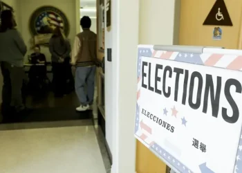 Jueza federal prohíbe requisito de prueba de ciudadanía para votar en Estados Unidos