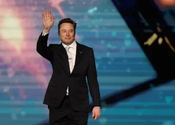 Elon Musk será más rico que el 46 % más pobre de la población mundial con la OPI de SpaceX