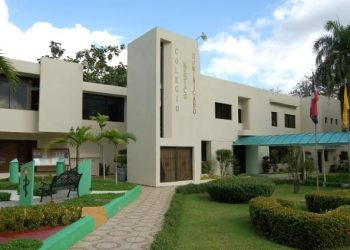 Colegio Médico advierte nuevo marco legal podría afectar el ejercicio de la medicina en el país