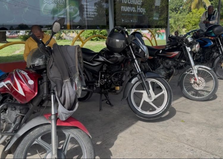 Autoridades coordinan estrategia conjunta para regularizar paradas de motoconchistas
