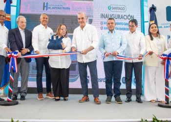 Abinader entrega el remozado hospital Antonio Trueba, en Santiago