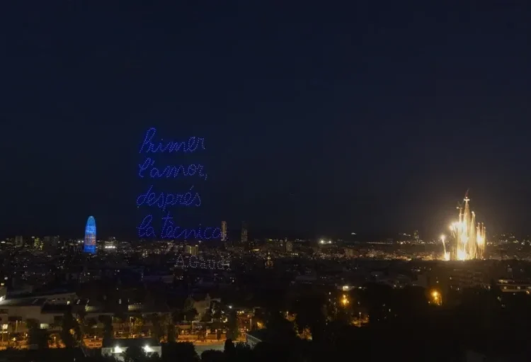 El papa León XIV bendice la Torre de Jesús de la Sagrada Familia