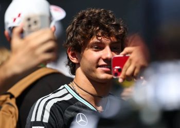 Mercedes domina el primer entrenamiento libre en Austria; Antonelli marca el mejor tiempo