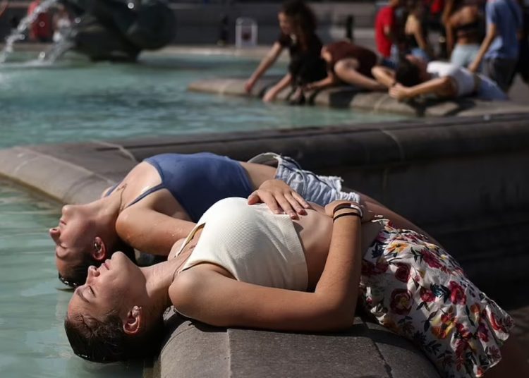 Alerta por una ola de calor en partes del Reino Unido, con temperaturas de hasta 34 °C