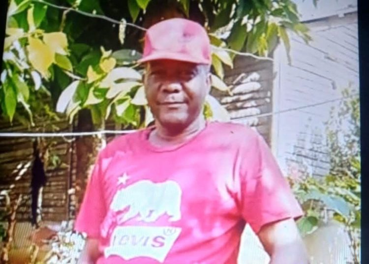 Muere hombre al chocar con camión en Los Botados, Yamasá