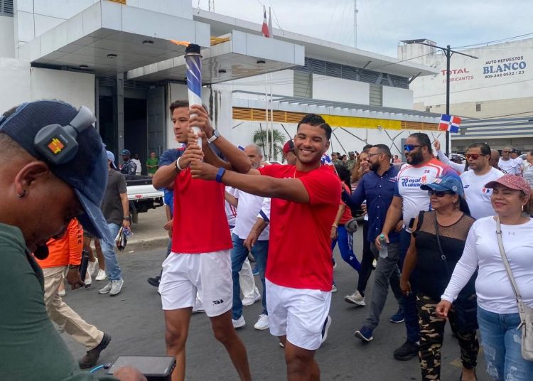 Atletas veganos protagonizan recorrido de la antorcha olímpica rumbo a Santo Domingo 2026