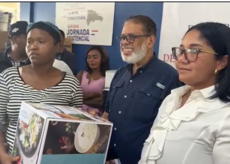 Residentes en Elias Piña reciben jornada asistencial encabezada por Desarrollo de la Comunidad