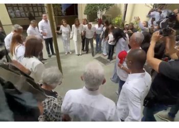 Familiares realizan oración antes de audiencia que definirá fallo del caso Jet Set