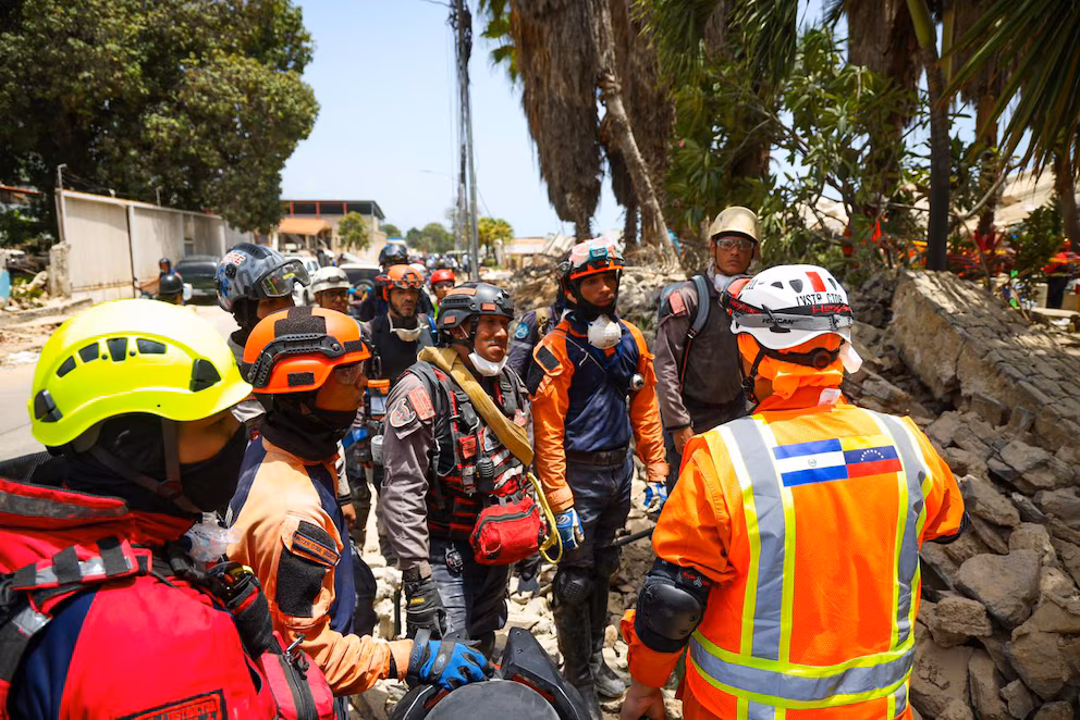 Misión salvadoreña trabaja en rescate de adolescente atrapada en Venezuela