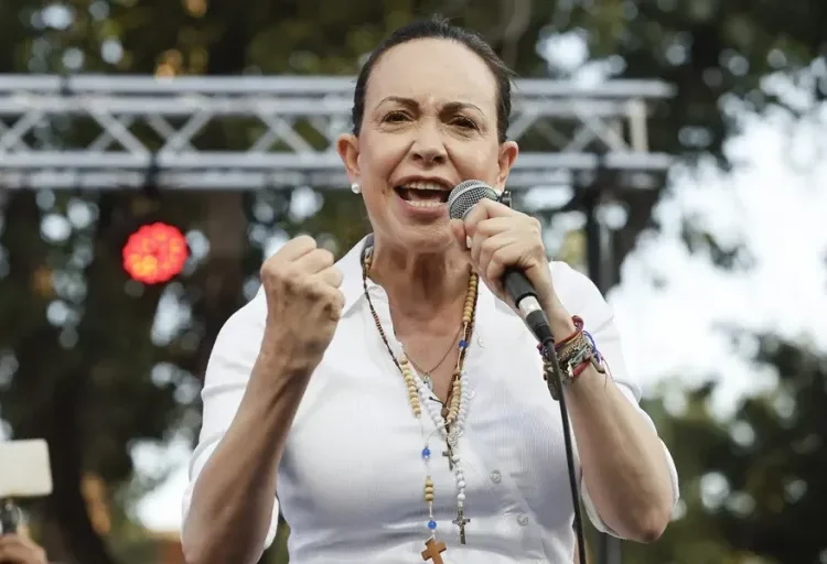 María Corina Machado asegura que el Gobierno cerró el espacio aéreo de Venezuela para impedir su entrada