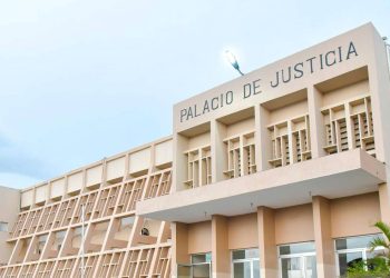 Veinte años de prisión para mujer que mató a su pareja en Montecristi