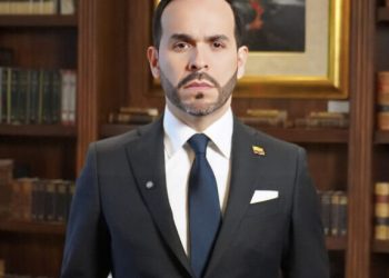 De la Espriella denuncia que grupos armados amenazan a quienes voten por él en el Pacífico
