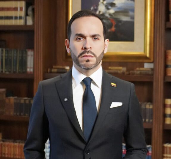 De la Espriella denuncia que grupos armados amenazan a quienes voten por él en el Pacífico