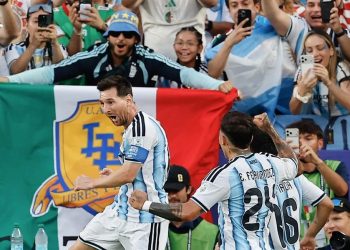 Messi iguala récord goleador de los Mundiales con histórico triplete en triunfo argentino