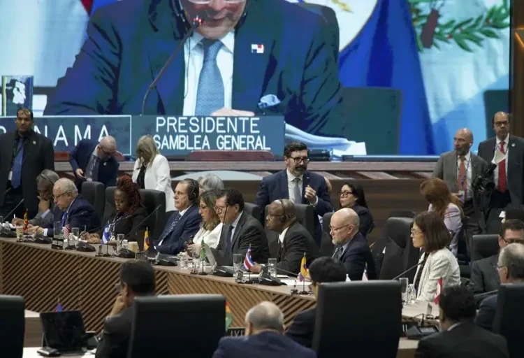 La OEA llama a Argentina y al Reino Unido a retomar las negociaciones por las Malvinas