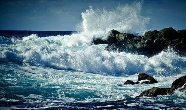Oleaje anormal afecta costa Caribe; COE recomienda a embarcaciones permanecer en puerto
