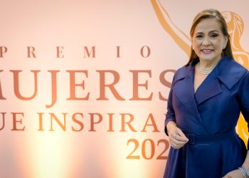 Jatnna Tavárez recibe máximo galardón del Premio Mujeres que Inspiran