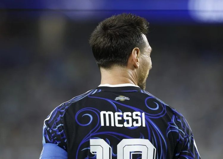 Lionel Messi protagoniza divertido encuentro con Spider-Man en video promocional
