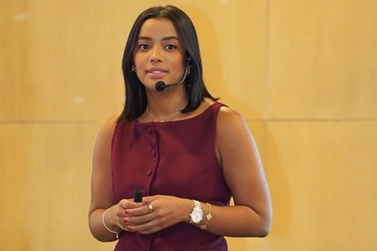 Dominicanos en EEUU reciben orientación para ofertar al Estado dominicano