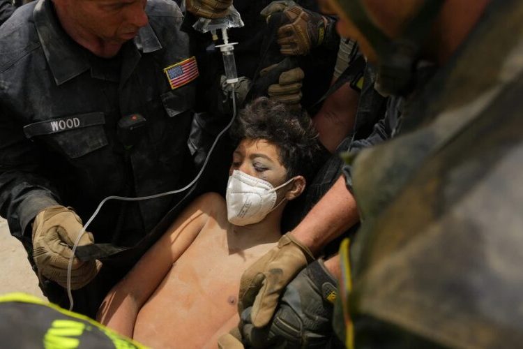 Continúan los intentos de rescatar supervivientes seis días después de sismos en Venezuela