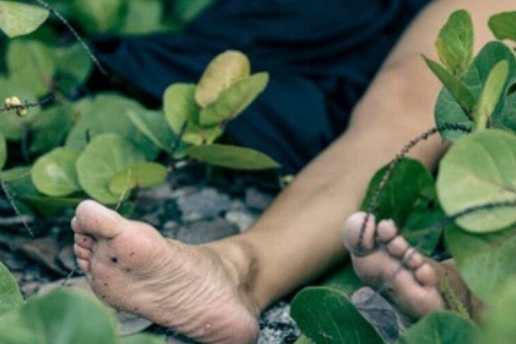Hallan cuerpo de mujer en matorrales de Boca Chica; hijo permanece detenido