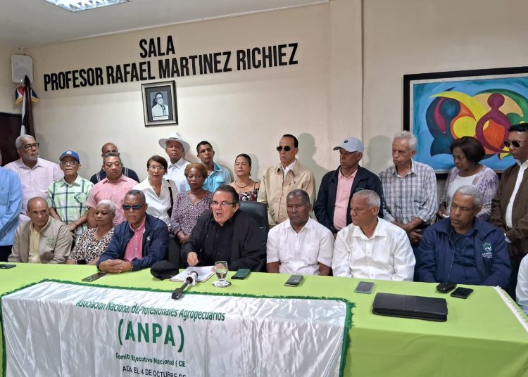 Agrónomos exigen respuesta definitiva al presidente Abinader y advierten que podrían marchar al PN