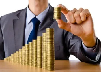 Gobierno propone tasa de 27 % del ISR para salarios superiores a RD$400,000