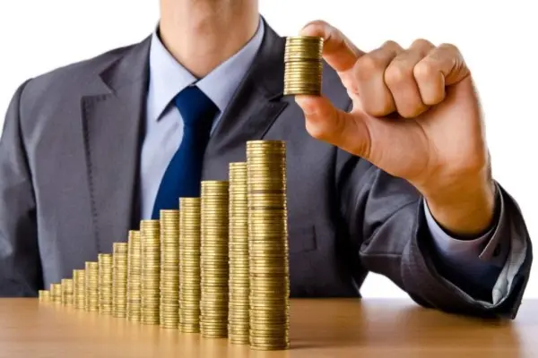 Gobierno propone tasa de 27 % del ISR para salarios superiores a RD$400,000