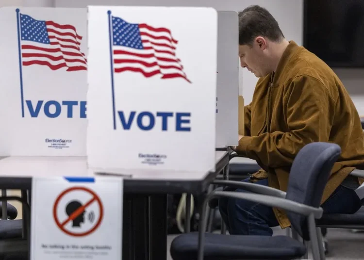 El Senado de EE.UU. rechaza una ley para exigir identificación a los votantes propuesta por Trump