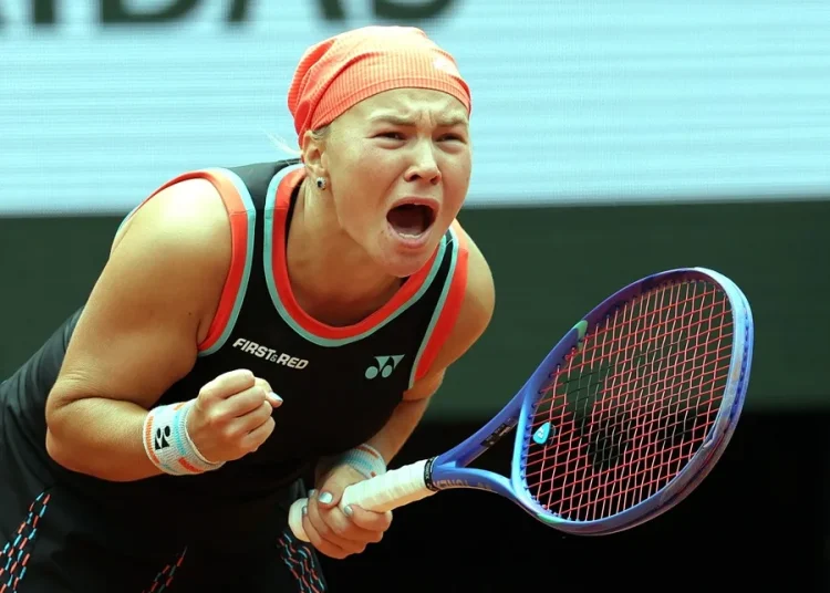 Bombazo en Roland Garros: la rusa Shnaider derrumba a la gigante Sabalenka