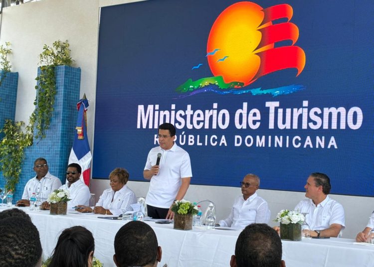 David Collado asegura que no dejará el Ministerio de Turismo sin completar la transformación de Boca Chica