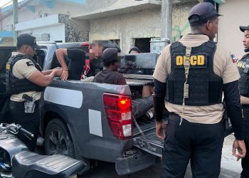 Detienen a cinco personas en operativos contra el microtráfico en Verón-Punta Cana