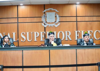 TSE aplaza audiencias sobre reglamento de encuestas de la JCE y conflicto interno del PHD