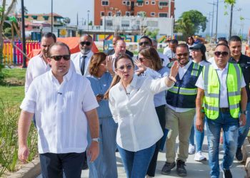 Carolina y Paliza supervisan trabajos finales del Paseo 30 de Mayo y anuncian su inauguración