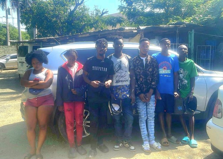 Ejército intercepta vehículo que transportaba siete haitianos indocumentados en Santiago Rodríguez