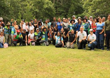 Policía Nacional se suma a jornada de reforestación en los Humedales del Ozama por el Día Mundial del Medio Ambiente