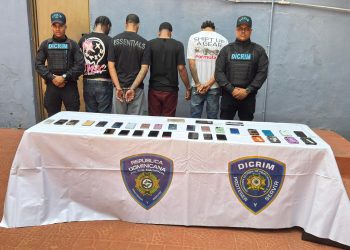 Policía desmantela red que comercializaba celulares robados y recupera 30 equipos