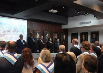 Instituto Duartiano juramenta nuevos miembros de honor y reafirma defensa de los símbolos patrios