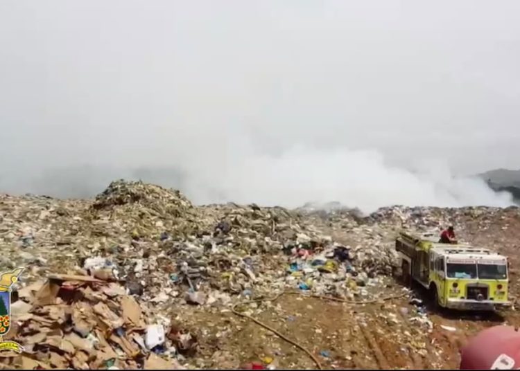 Declaran en estado de emergencia el vertedero municipal de Jarabacoa por incendio y contaminación