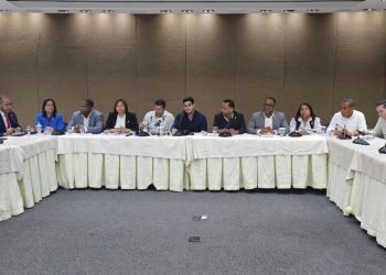 Comisión de Transporte y sociedad civil debaten acciones para regular motoristas