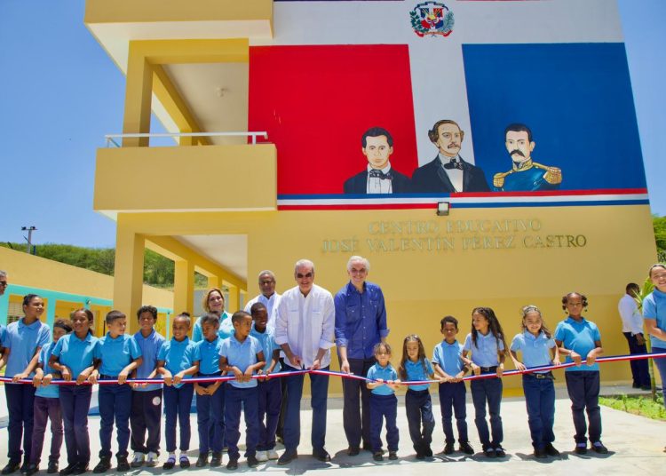 Abinader inaugura Escuela Básica en La Noriega y entrega 27 aulas para nivel inicial